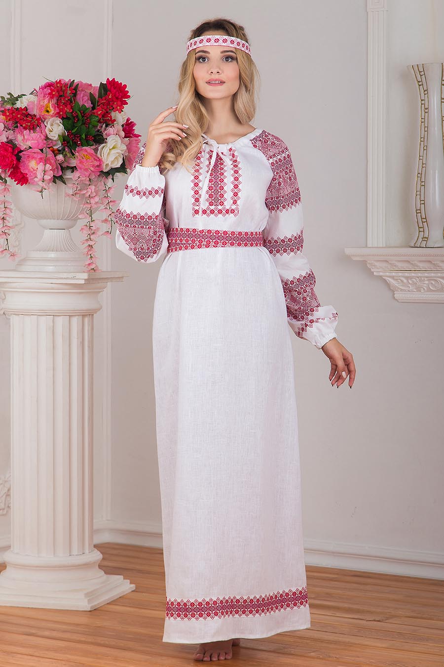 A playful frame from Women in Slavic costumes — online in Stockholm