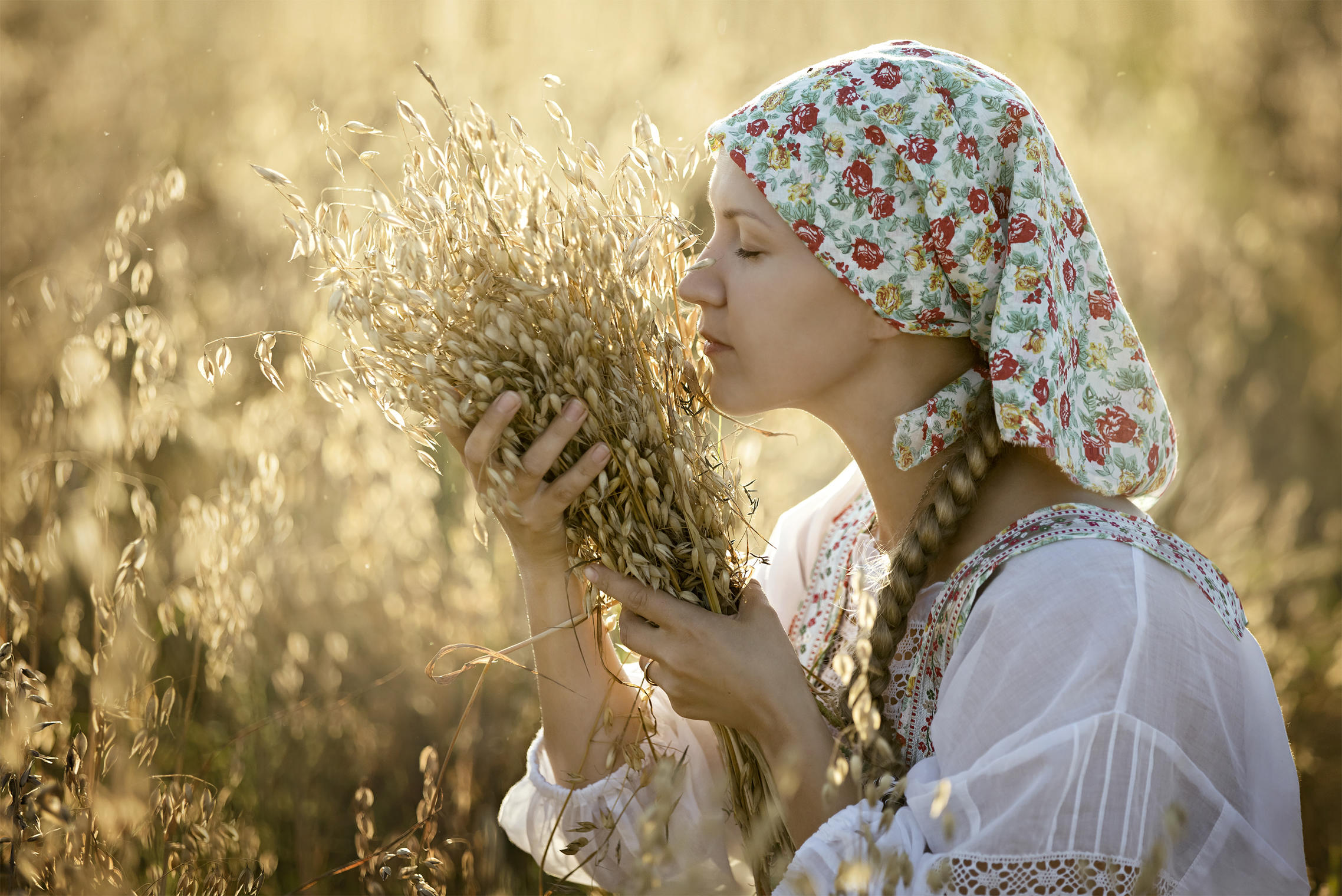 Photo Women in Slavic costumes in Stockholm