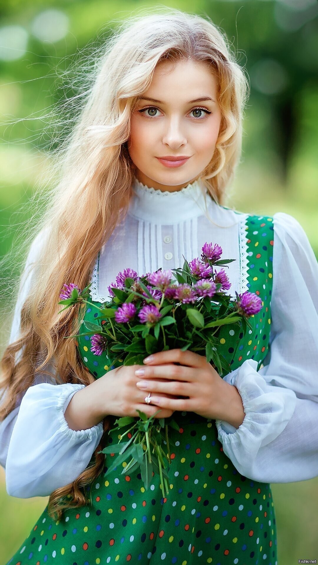 Girls in Slavic costumes in Stockholm